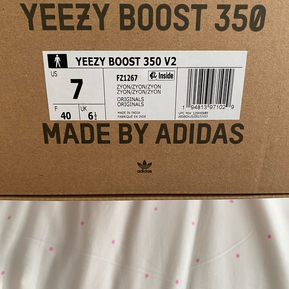 Yeezy Boost 350 V2 Zyon - Picture 8 of 14